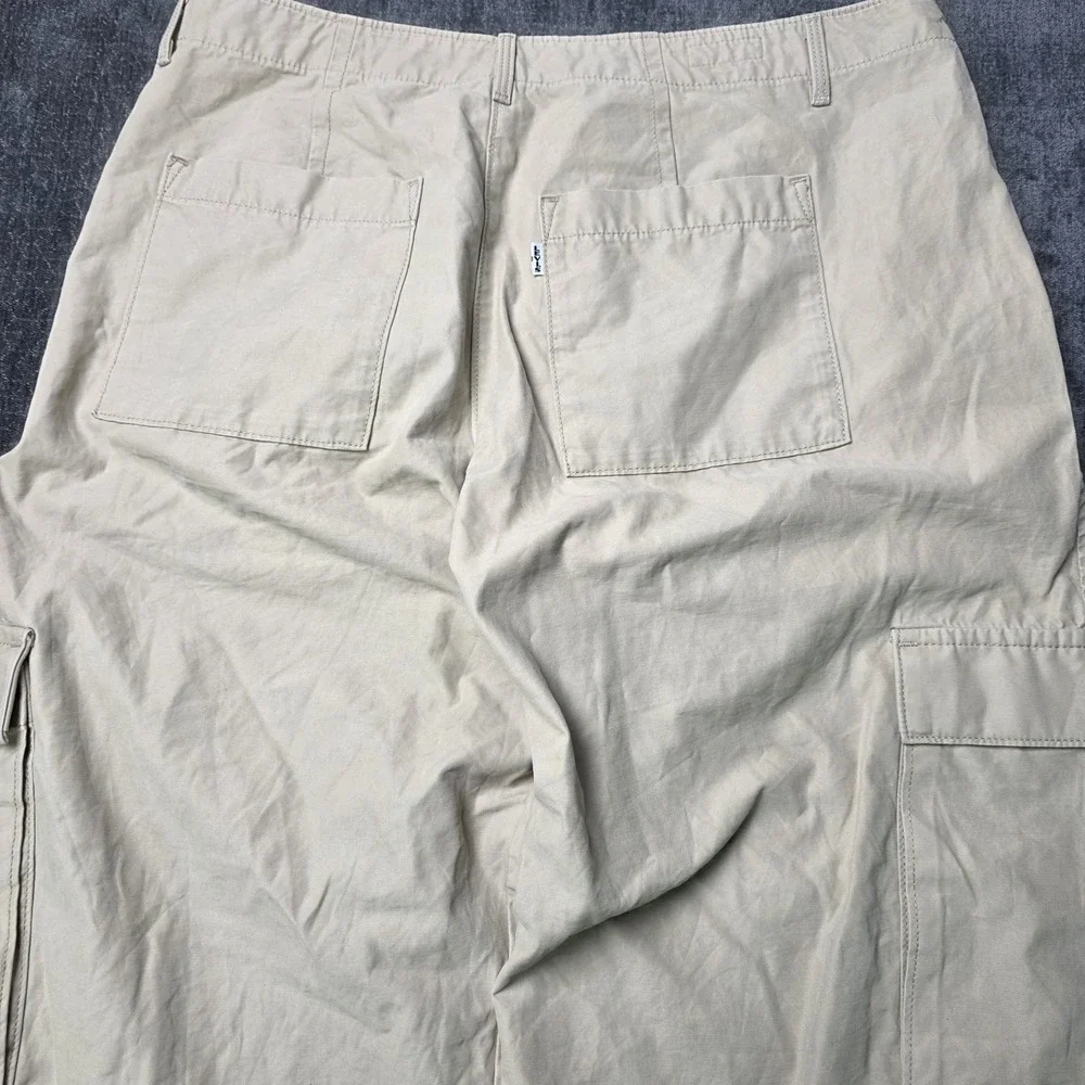 Levis measurements waist